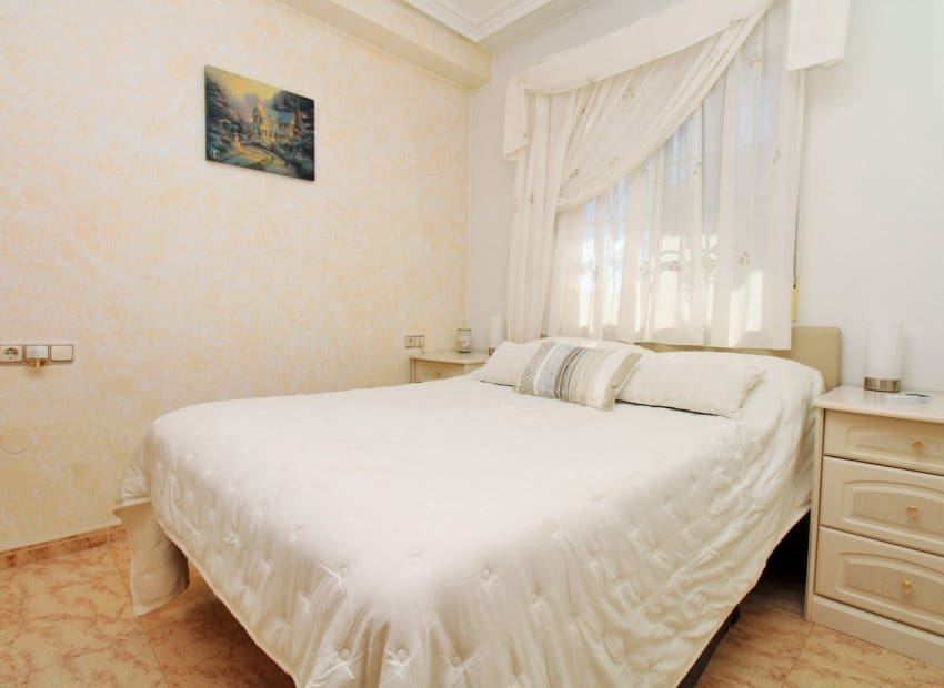 3 chambre Maison de Ville à vendre à Villamartin avec piscine garage - 229 950 € (Ref: 10112180)