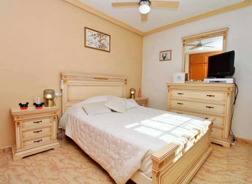 3 chambre Maison de Ville à vendre à Villamartin avec piscine garage - 229 950 € (Ref: 10112180)
