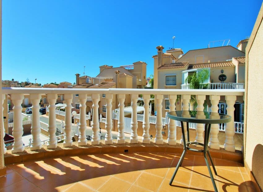 3 chambre Maison de Ville à vendre à Villamartin avec piscine garage - 229 950 € (Ref: 10112180)