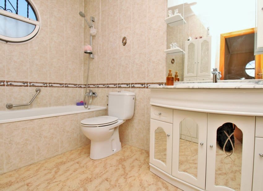 3 chambre Maison de Ville à vendre à Villamartin avec piscine garage - 229 950 € (Ref: 10112180)