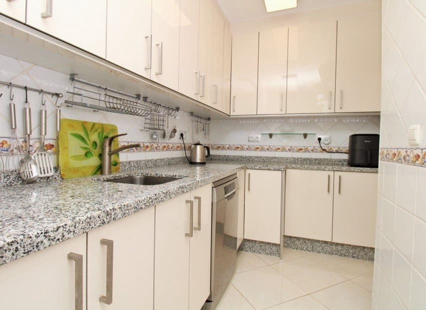 3 makuuhuone Huvila myytävänä paikassa Playa Flamenca mukana uima-altaan 
autotalli - 259 950 € (Ref: 10112182)