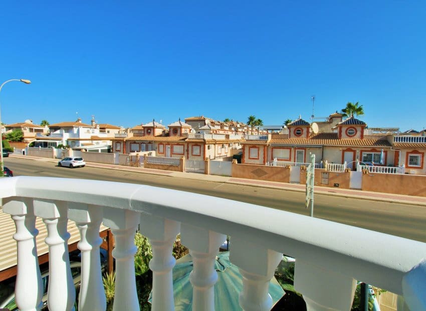 3 makuuhuone Huvila myytävänä paikassa Playa Flamenca mukana uima-altaan 
autotalli - 259 950 € (Ref: 10112182)