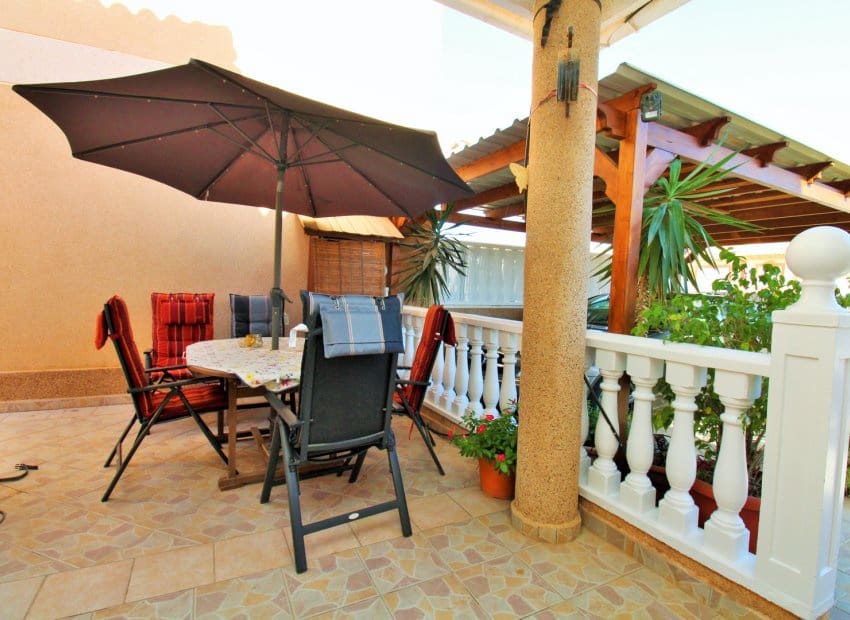 3 makuuhuone Huvila myytävänä paikassa Playa Flamenca mukana uima-altaan 
autotalli - 259 950 € (Ref: 10112182)