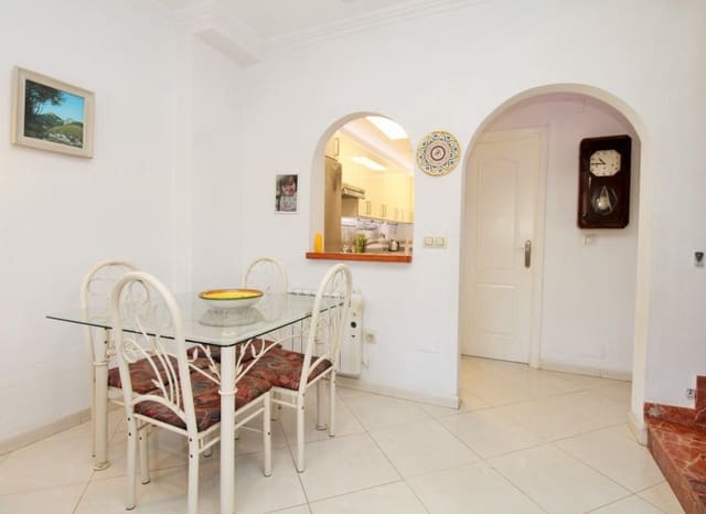 3 makuuhuone Huvila myytävänä paikassa Playa Flamenca, Orihuela mukana uima-altaan 
autotalli - 259 950 € (Ref: 10112182)