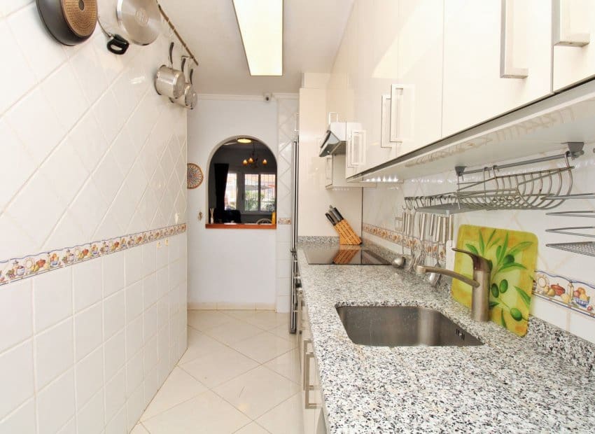 3 makuuhuone Huvila myytävänä paikassa Playa Flamenca mukana uima-altaan 
autotalli - 259 950 € (Ref: 10112182)