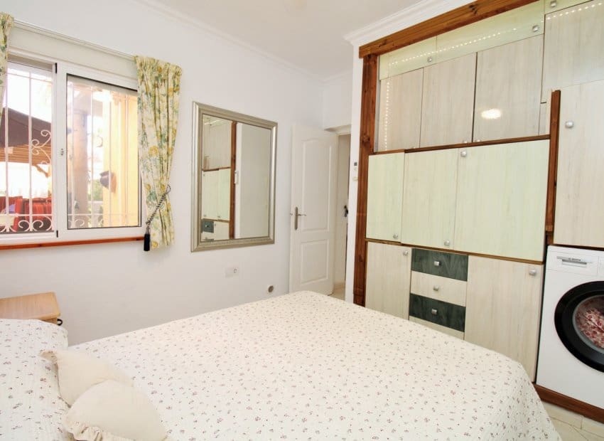 3 makuuhuone Huvila myytävänä paikassa Playa Flamenca mukana uima-altaan 
autotalli - 259 950 € (Ref: 10112182)