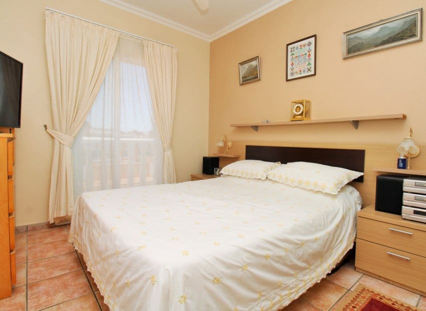 3 makuuhuone Huvila myytävänä paikassa Playa Flamenca mukana uima-altaan 
autotalli - 259 950 € (Ref: 10112182)