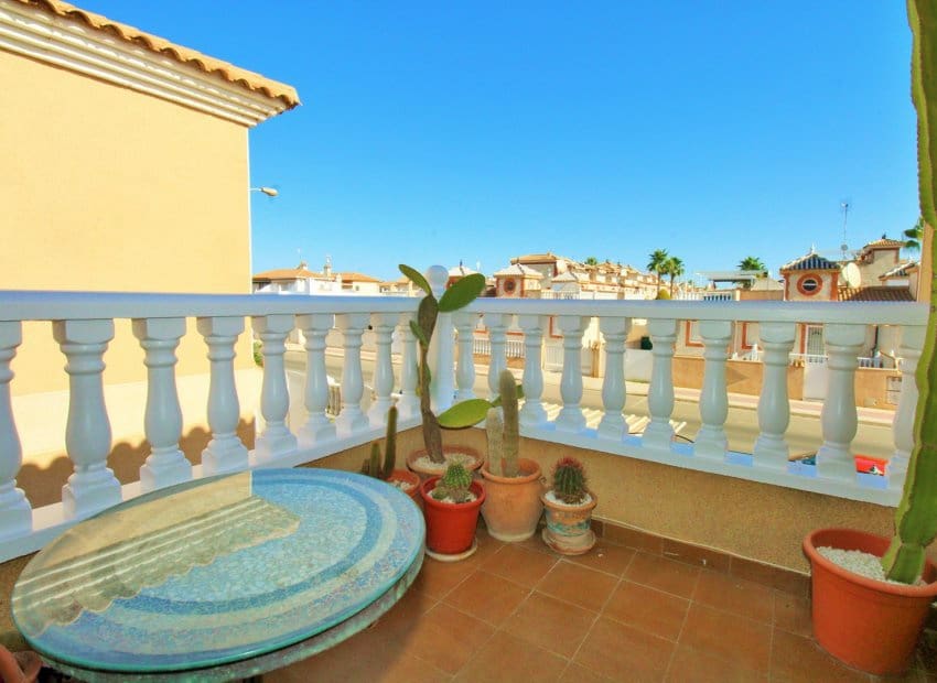 3 makuuhuone Huvila myytävänä paikassa Playa Flamenca mukana uima-altaan 
autotalli - 259 950 € (Ref: 10112182)
