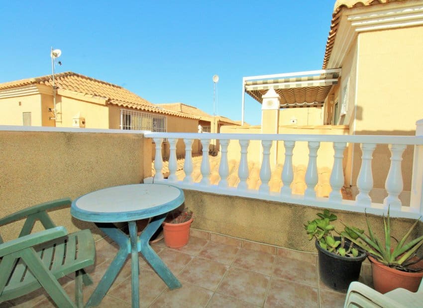 3 makuuhuone Huvila myytävänä paikassa Playa Flamenca mukana uima-altaan 
autotalli - 259 950 € (Ref: 10112182)
