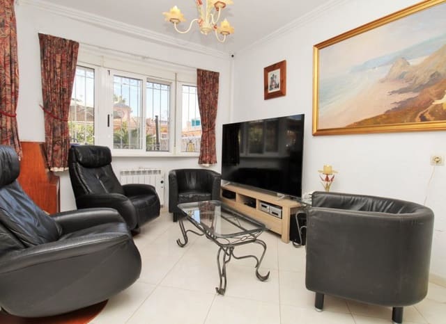 3 makuuhuone Huvila myytävänä paikassa Playa Flamenca, Orihuela mukana uima-altaan 
autotalli - 259 950 € (Ref: 10112182)