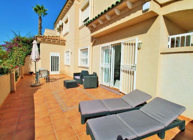 2 makuuhuone Huoneisto myytävänä paikassa Villamartin, Orihuela mukana uima-altaan 
autotalli - 194 950 € (Ref: 10112183)