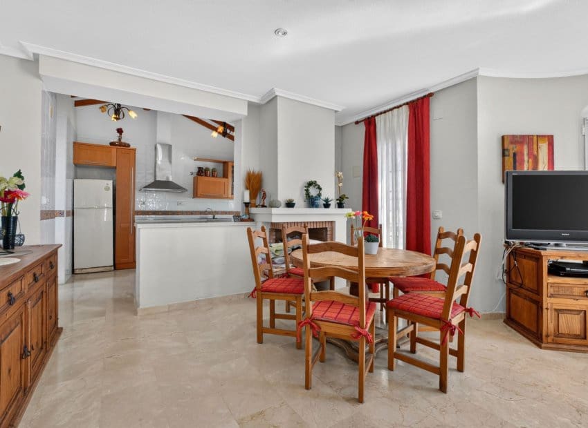 3 sovrum Villa till salu i Villamartin med pool - 529 000 € (Ref: 10118019)