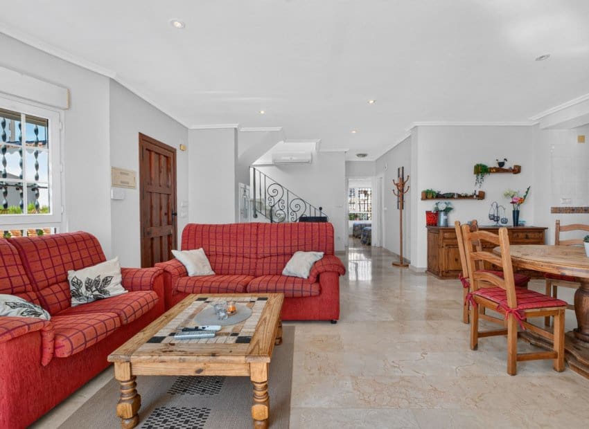 3 sovrum Villa till salu i Villamartin med pool - 529 000 € (Ref: 10118019)