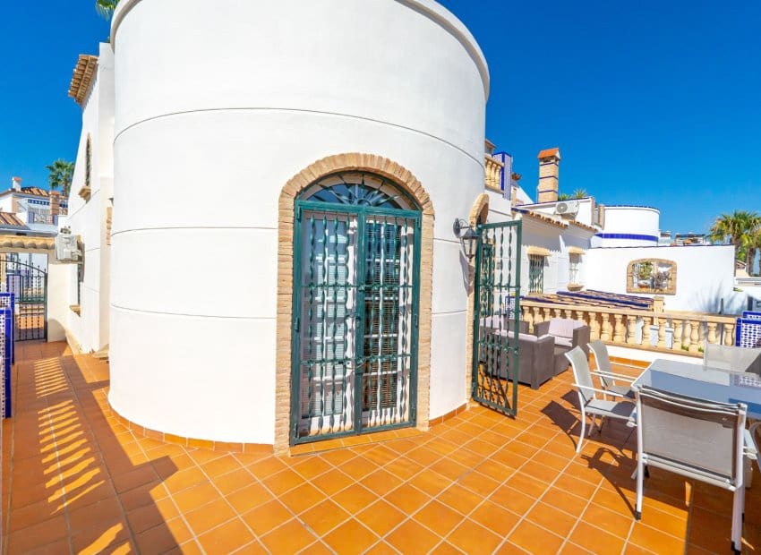 3 sovrum Villa till salu i Villamartin med pool - 529 000 € (Ref: 10118019)