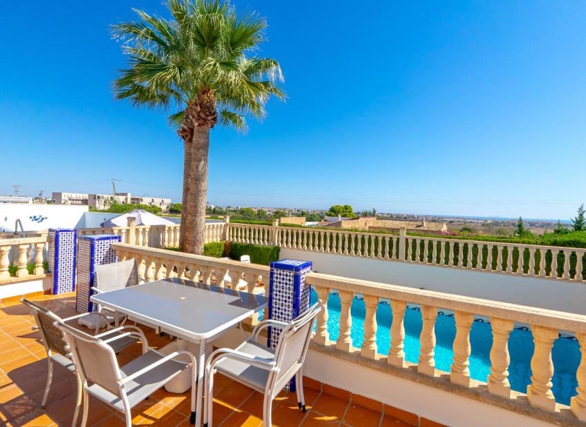 3 sovrum Villa till salu i Villamartin med pool - 529 000 € (Ref: 10118019)