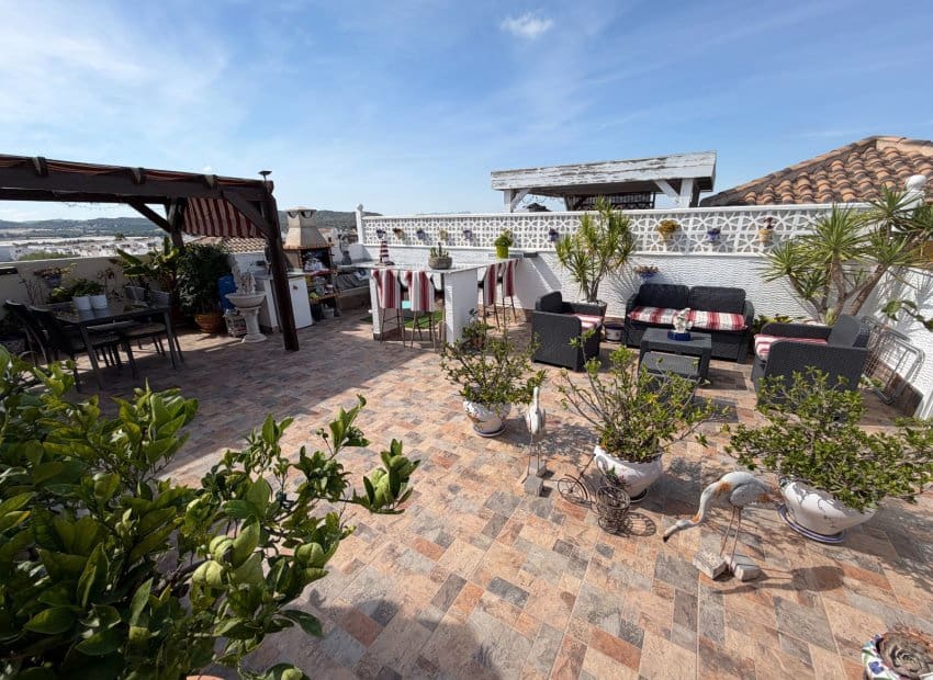 2 soveværelse Lejlighed til salg i Entre Naranjos med swimmingpool - € 150.000 (Ref: 10118021)