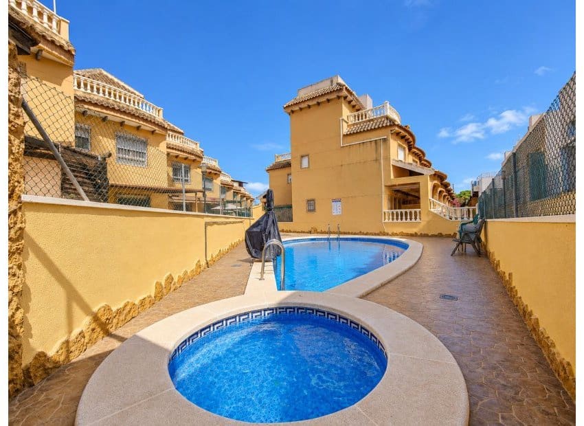 4 slaapkamer Huis te koop in Guardamar del Segura met zwembad garage - € 269.000 (Ref: 10130494)