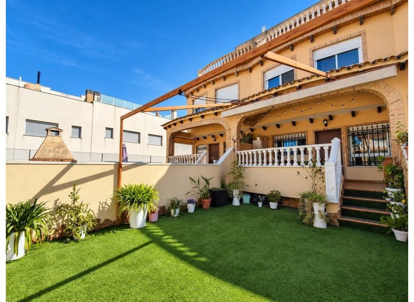 4 slaapkamer Huis te koop in Guardamar del Segura met zwembad garage - € 269.000 (Ref: 10130494)