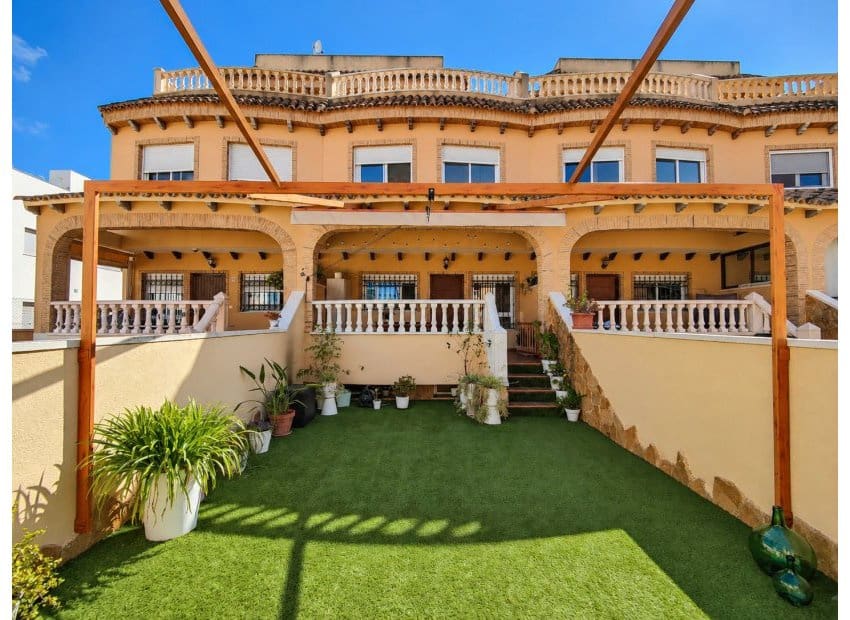 4 slaapkamer Huis te koop in Guardamar del Segura met zwembad garage - € 269.000 (Ref: 10130494)