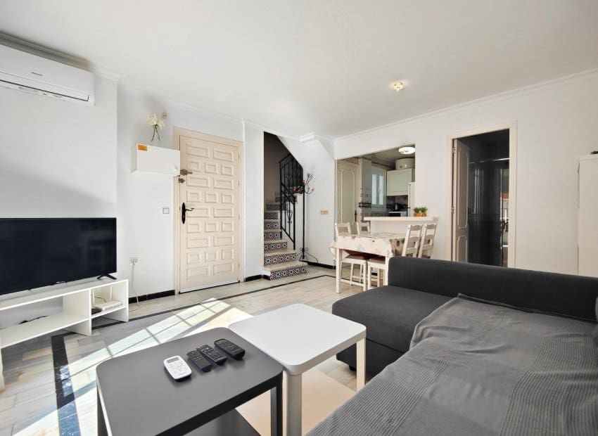 2 soverom Leilighet til salgs i La Mata med svømmebasseng - € 215 000 (Ref: 10130495)