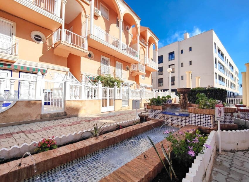 2 soverom Leilighet til salgs i La Mata med svømmebasseng - € 215 000 (Ref: 10130495)