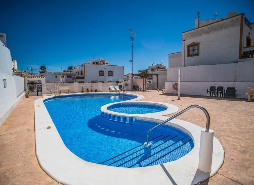 3 sovrum Villa till salu i Vistabella med pool - 215 000 € (Ref: 10130654)