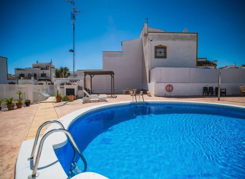 3 sovrum Villa till salu i Vistabella med pool - 215 000 € (Ref: 10130654)