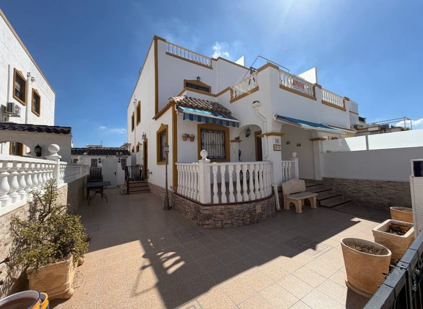 3 quarto Casa em Banda para venda em Entre Naranjos com piscina - 185 000 € (Ref: 10130655)