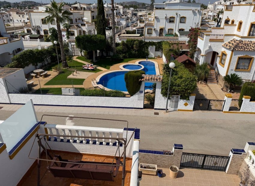 3 quarto Casa em Banda para venda em Entre Naranjos com piscina - 185 000 € (Ref: 10130655)