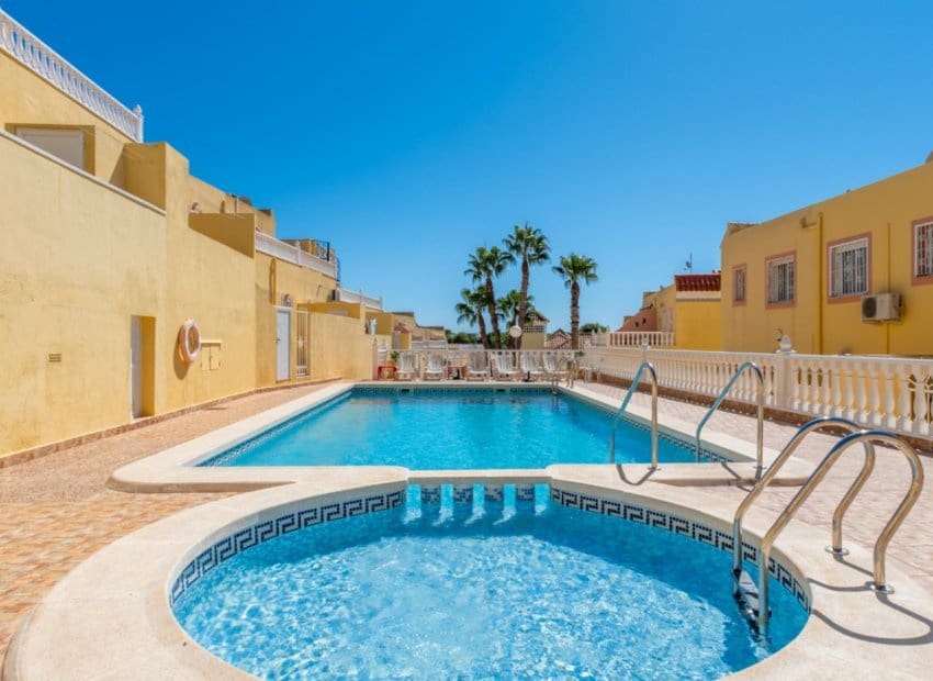 2 camera da letto Casa in vendita in Filipinas con piscina - 229.800 € (Rif: 10130656)