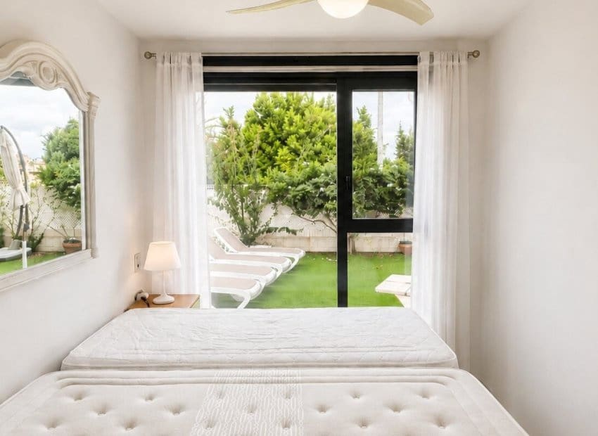 3 makuuhuone Huoneisto myytävänä paikassa Orihuela Costa mukana uima-altaan - 295 000 € (Ref: 10130658)