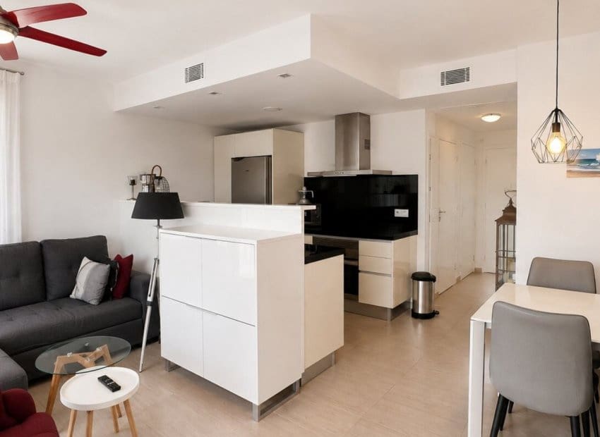 3 makuuhuone Huoneisto myytävänä paikassa Orihuela Costa mukana uima-altaan - 295 000 € (Ref: 10130658)