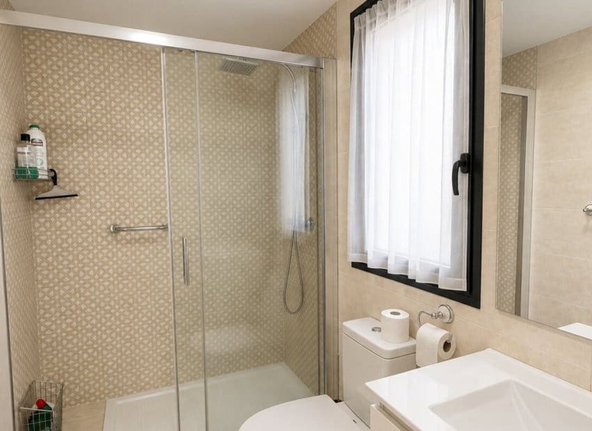 3 makuuhuone Huoneisto myytävänä paikassa Orihuela Costa mukana uima-altaan - 295 000 € (Ref: 10130658)
