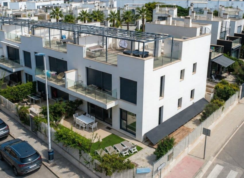 3 makuuhuone Huoneisto myytävänä paikassa Orihuela Costa mukana uima-altaan - 295 000 € (Ref: 10130658)