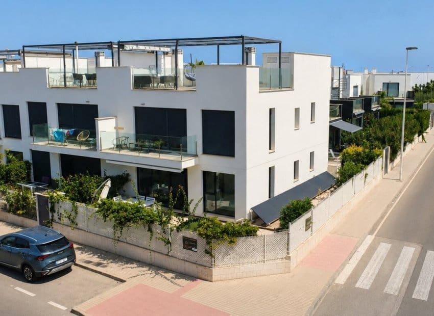 3 makuuhuone Huoneisto myytävänä paikassa Orihuela Costa mukana uima-altaan - 295 000 € (Ref: 10130658)