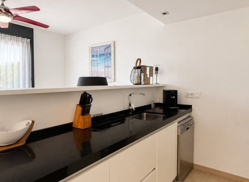3 makuuhuone Huoneisto myytävänä paikassa Orihuela Costa mukana uima-altaan - 295 000 € (Ref: 10130658)