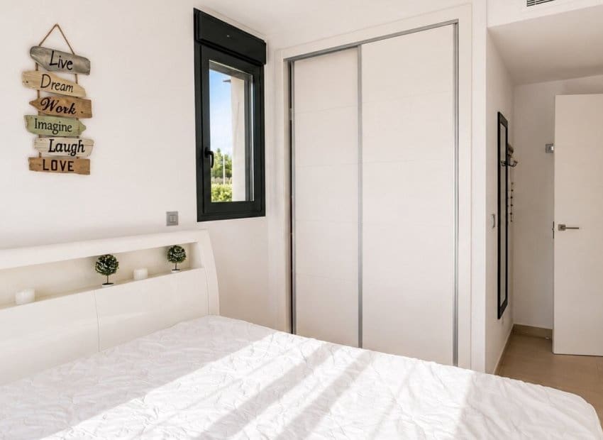 3 makuuhuone Huoneisto myytävänä paikassa Orihuela Costa mukana uima-altaan - 295 000 € (Ref: 10130658)