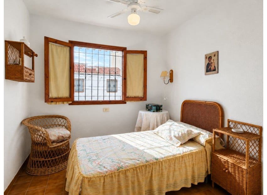 2 quarto Casa em Banda para venda em Torrevieja com piscina garagem - 210 000 € (Ref: 10130659)