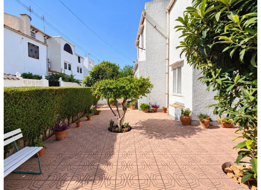 2 quarto Casa em Banda para venda em Torrevieja com piscina garagem - 210 000 € (Ref: 10130659)
