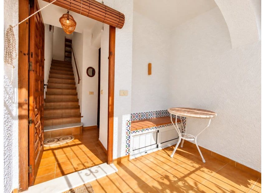 2 quarto Casa em Banda para venda em Torrevieja com piscina garagem - 210 000 € (Ref: 10130659)