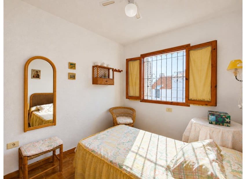 2 quarto Casa em Banda para venda em Torrevieja com piscina garagem - 210 000 € (Ref: 10130659)