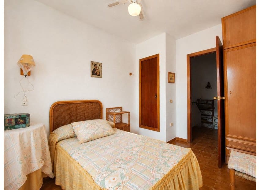 2 quarto Casa em Banda para venda em Torrevieja com piscina garagem - 210 000 € (Ref: 10130659)