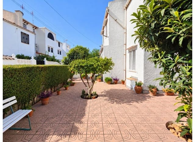2 soverom Hus til salgs i Nueva Torrevieja, Torrevieja med svømmebasseng garasje - € 210 000 (Ref: 10130659)