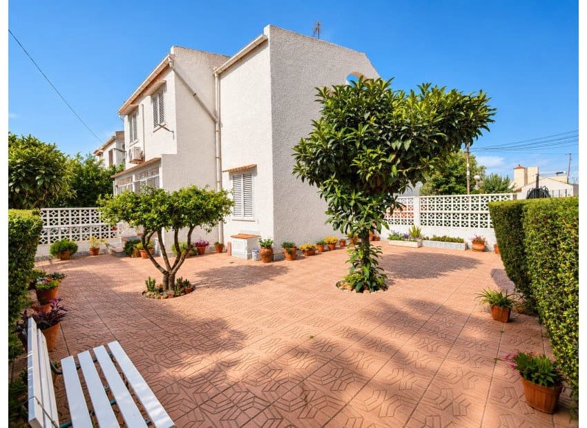 2 quarto Casa em Banda para venda em Torrevieja com piscina garagem - 210 000 € (Ref: 10130659)