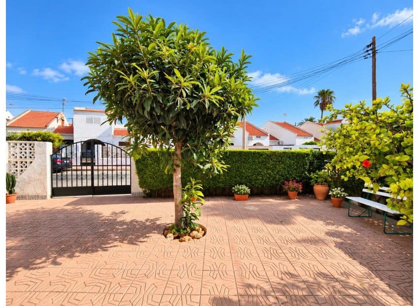 2 quarto Casa em Banda para venda em Torrevieja com piscina garagem - 210 000 € (Ref: 10130659)