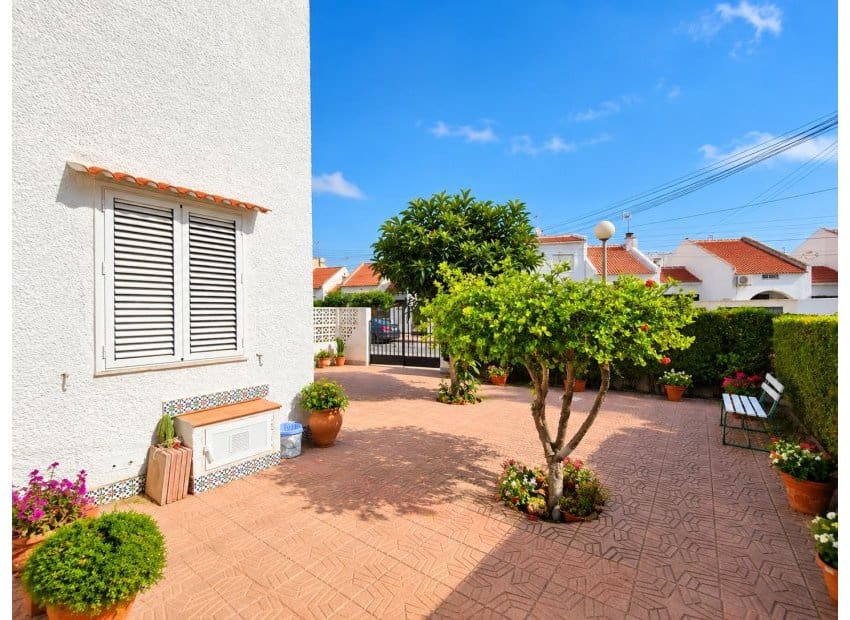 2 quarto Casa em Banda para venda em Torrevieja com piscina garagem - 210 000 € (Ref: 10130659)