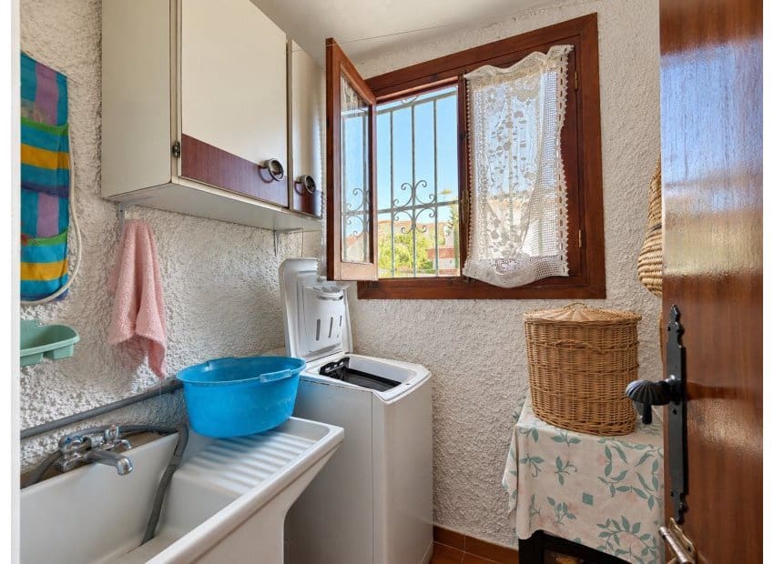 2 quarto Casa em Banda para venda em Torrevieja com piscina garagem - 210 000 € (Ref: 10130659)