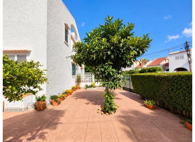 2 soverom Hus til salgs i Nueva Torrevieja, Torrevieja med svømmebasseng garasje - € 210 000 (Ref: 10130659)
