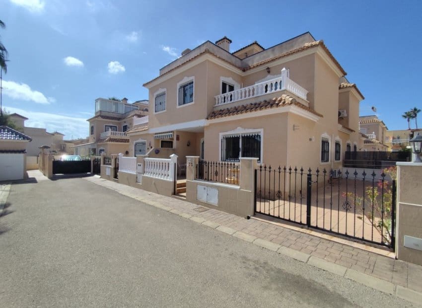 3 Zimmer Haus zu verkaufen in La Regia mit Pool - 265.000 € (Ref: 10133423)