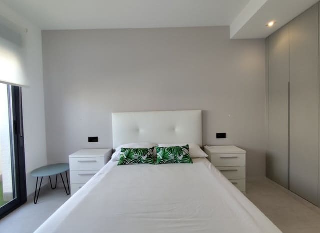 3 sypialnia Apartament na sprzedaż w El Raso, Guardamar del Segura z basenem garażem - 295 000 € (Ref: 10133424)